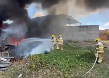 CORPO DE BOMBEIROS MILITAR COMBATE INCÊNDIO DE GRAVES PROPORÇÕES EM ITABAIANA