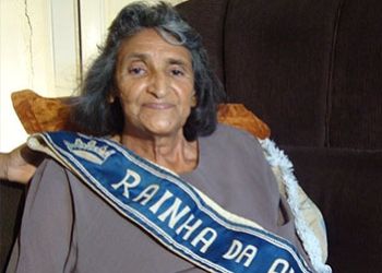 Maria Feliciana, eleita na década de 60 como a mulher mais alta do mundo, morre aos 77 anos