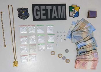 CASAL É PRESO EM LAGARTO PELA POLÍCIA MILITAR POR TRÁFICO DE DROGAS 