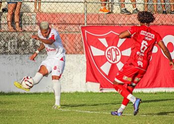 SERGIPE VENCE O PENEDENSE E VOLTA A OCUPAR POSIÇÃO NO G4