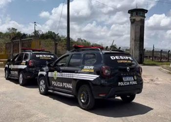 ADVOGADO É FLAGRADO PELA POLÍCIA PENAL TENTANDO ENTREGAR TELEFONES CELULARES EM UNIDADE PRISIONAL