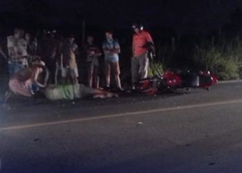 MOTOCICLISTA SOFRE GRAVES LESÕES APÓS COLIDIR COM O VEÍCULO CONTRA UMA CARROÇA