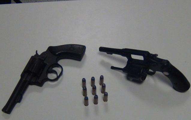 jovens_armas_rodovia_itab_g